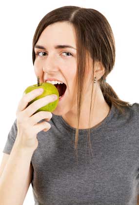 girl eating apple 